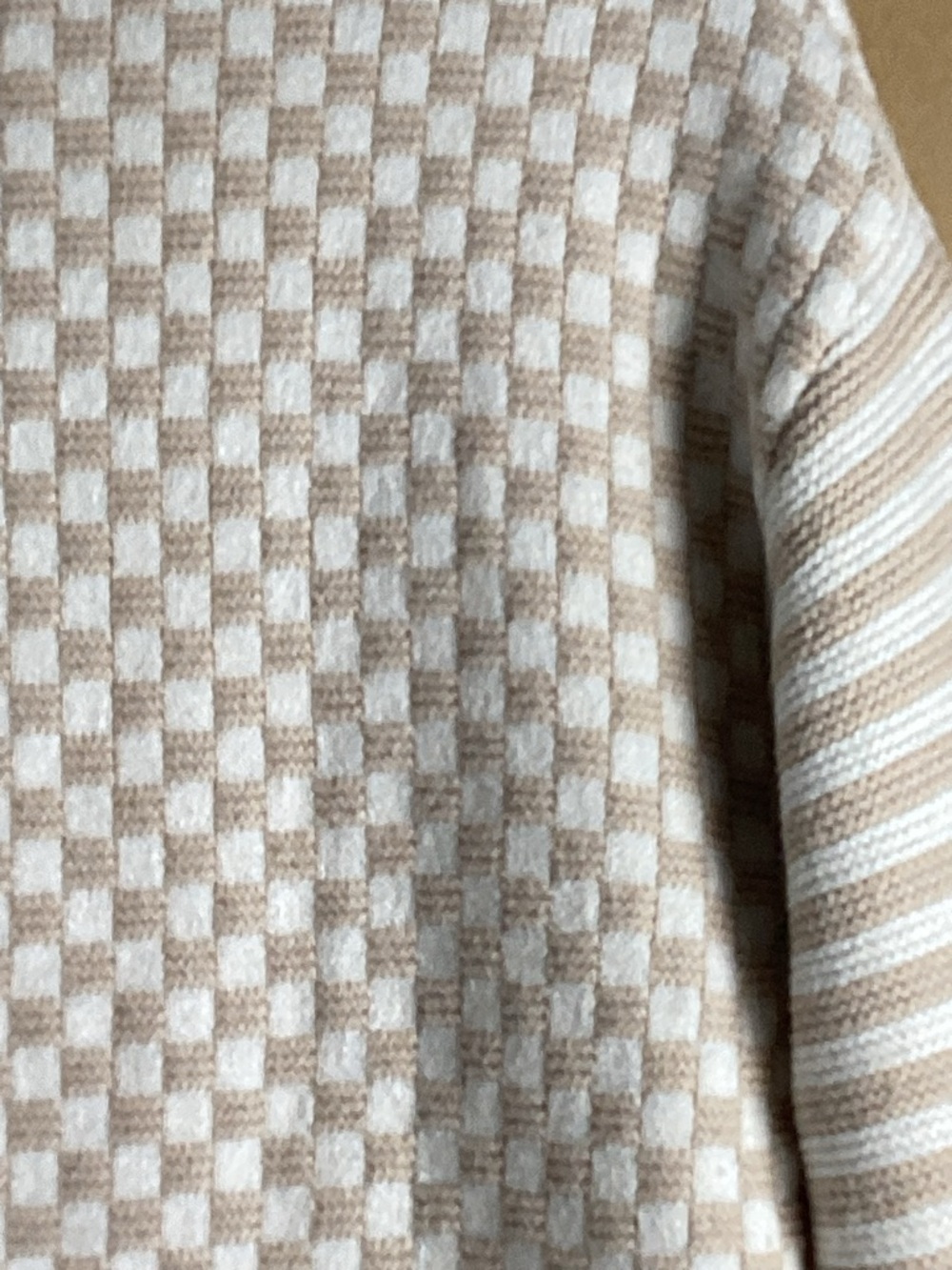UNCLECAT Beige & Cream Tan V-Neck Striped & Check Pattern Knit Sweater sz M - Picture 7 of 11